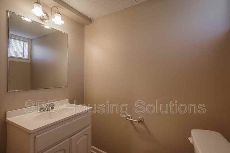10408 Smalley Ct - Photo 6 of 8
