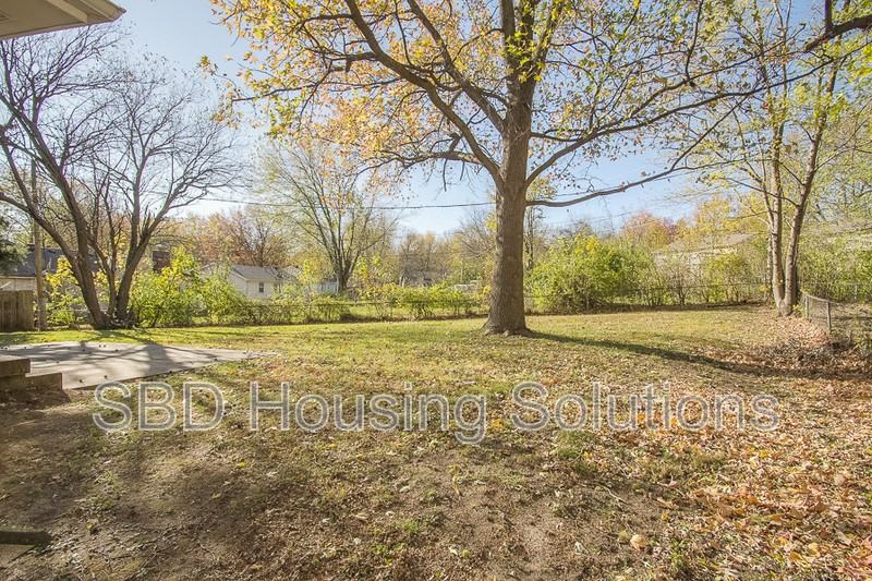 10408 Smalley Ct - Photo 7 of 8