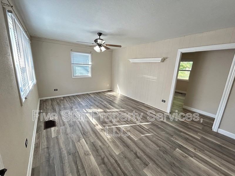 12 Douglas Ct - Photo 2 of 27