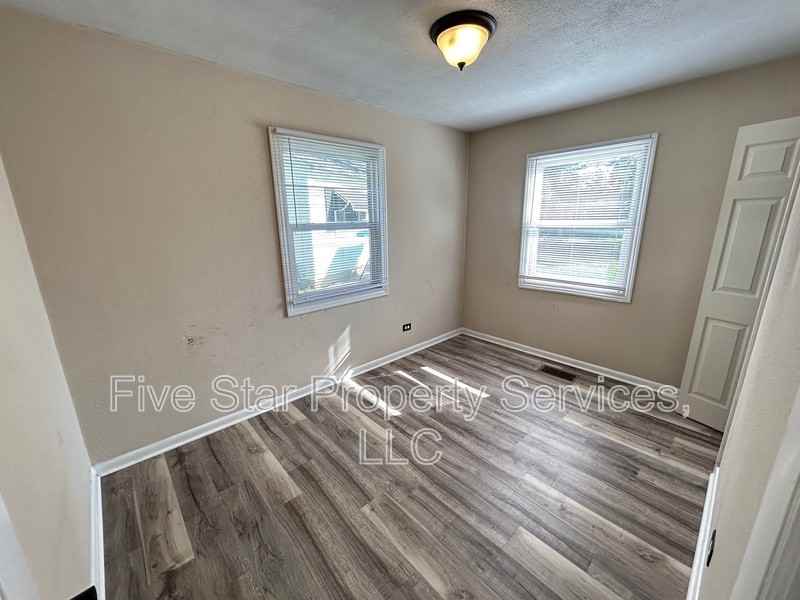 12 Douglas Ct - Photo 7 of 27