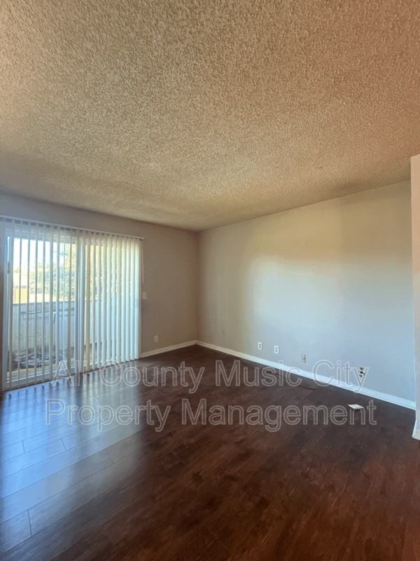 515 Basswood Ave #J92 - Photo 5 of 12