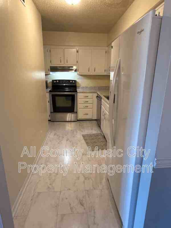 515 Basswood Ave #J92 - Photo 7 of 12