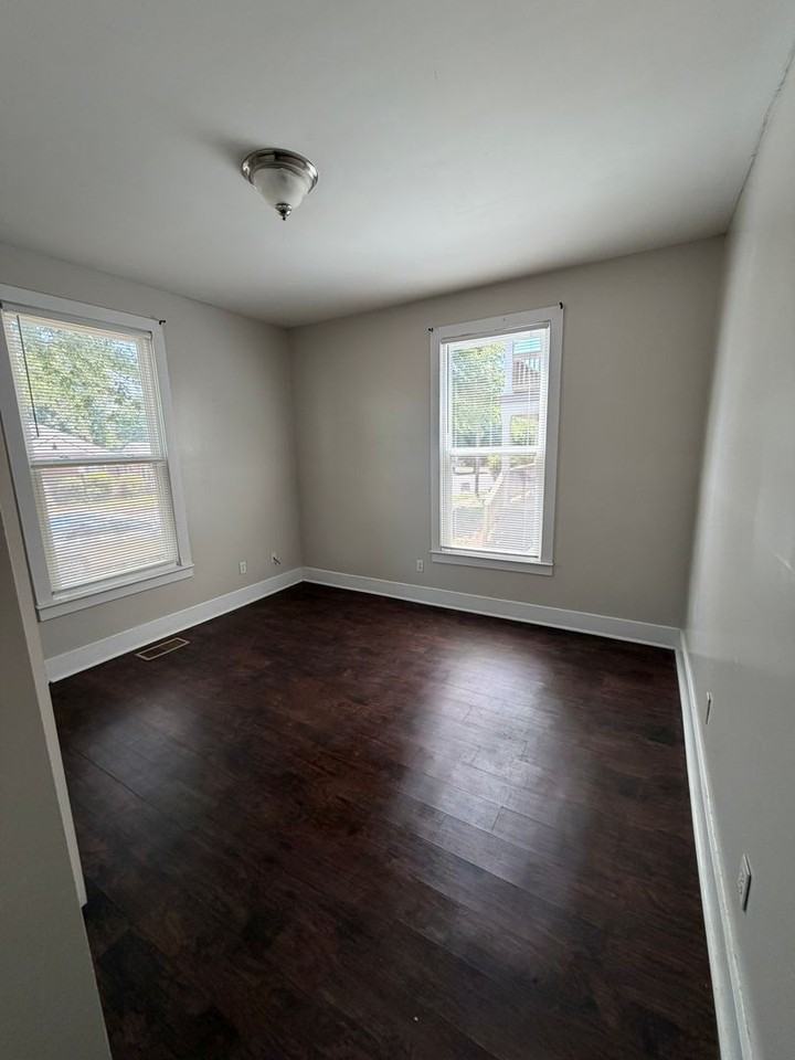 E Tuscaloosa St #524A - Photo 5 of 8