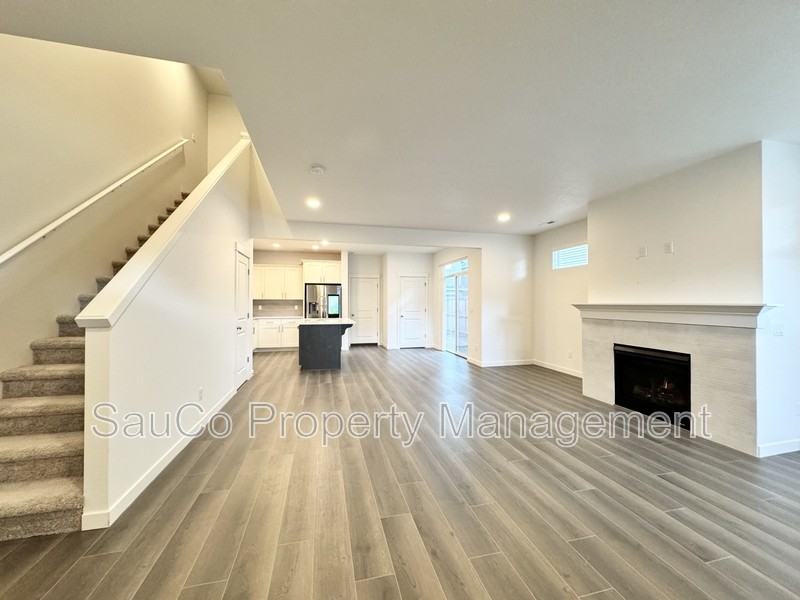 1248 S 28th Ter - Photo 2 of 26