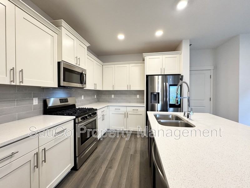 1248 S 28th Ter - Photo 7 of 26