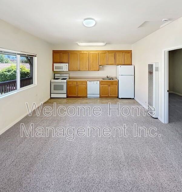 1436 Henry St #F - Photo 3 of 7