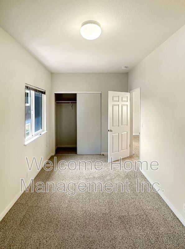 1436 Henry St #F - Photo 5 of 7