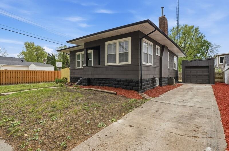 3115 F St - Photo 2 of 34