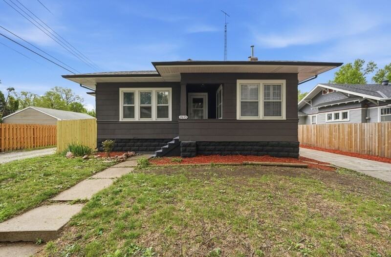 3115 F St - Photo 5 of 34