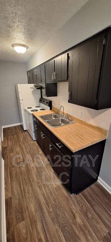 377 Redmar Blvd #48 - Photo 4 of 8