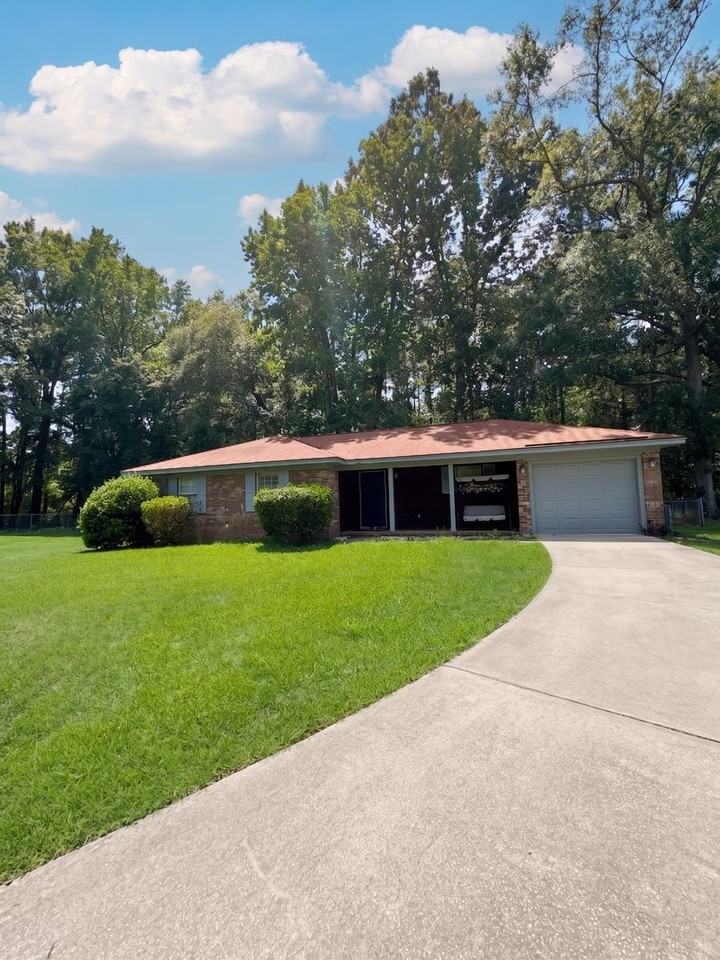 613 Ryan Ln - Photo 2 of 15