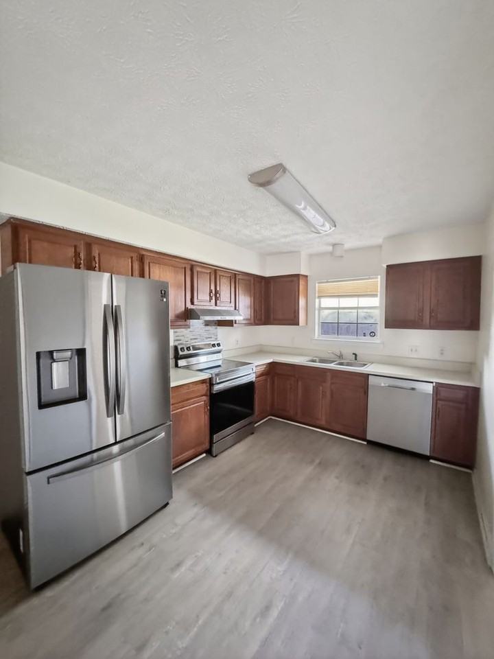 613 Ryan Ln - Photo 4 of 15