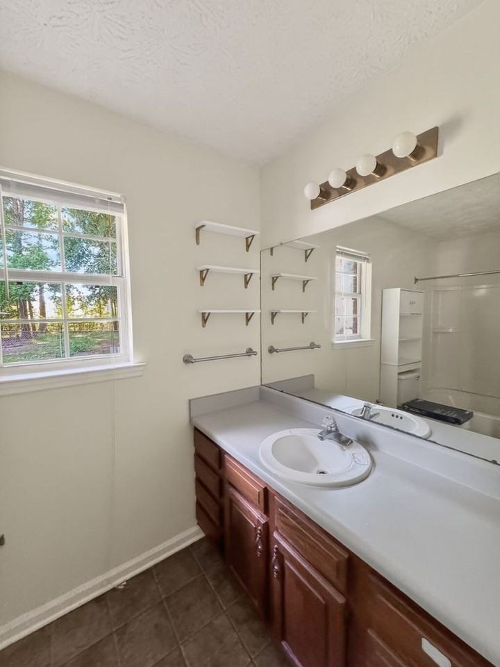 613 Ryan Ln - Photo 7 of 15