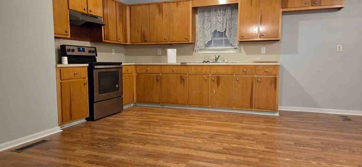 132 Lola St - Photo 5 of 12