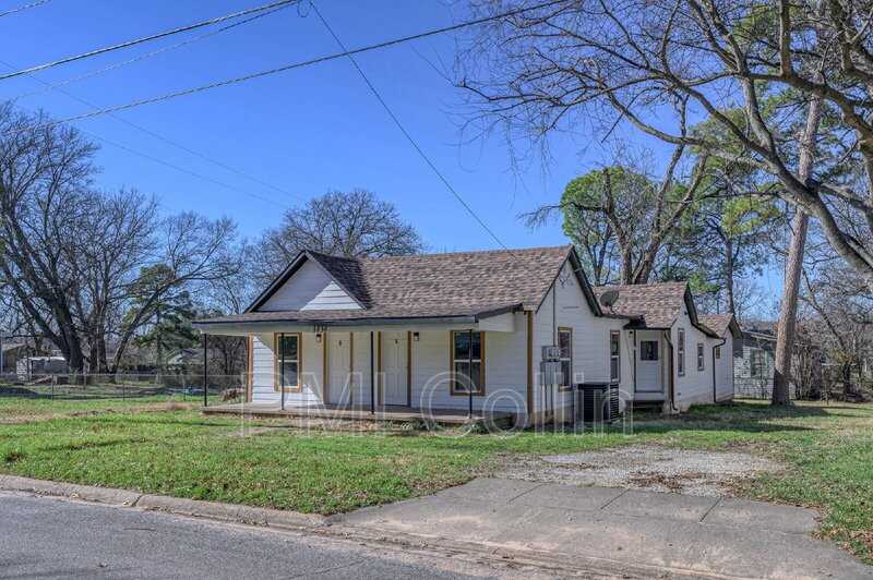 1434 S Rusk St - Photo 2 of 25