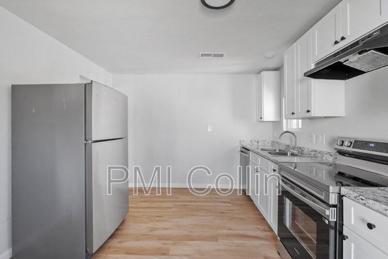1434 S Rusk St - Photo 7 of 25