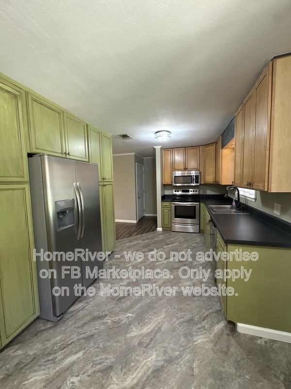 1229 W Ten Mile Rd - Photo 3 of 10