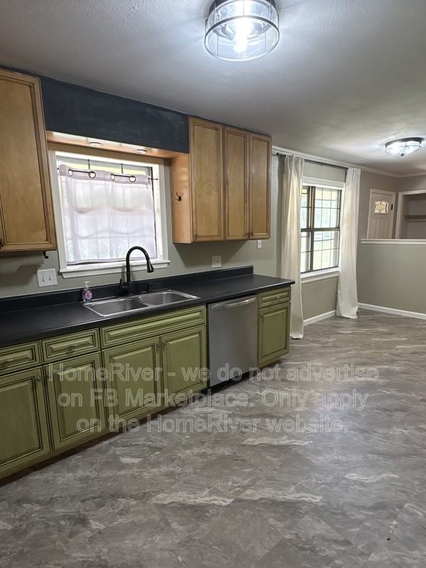 1229 W Ten Mile Rd - Photo 4 of 10