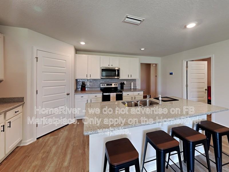 5621 Fulcina Ct - Photo 2 of 24