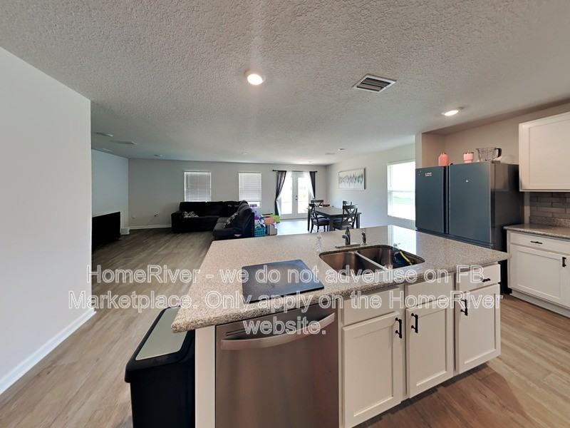 5621 Fulcina Ct - Photo 4 of 24