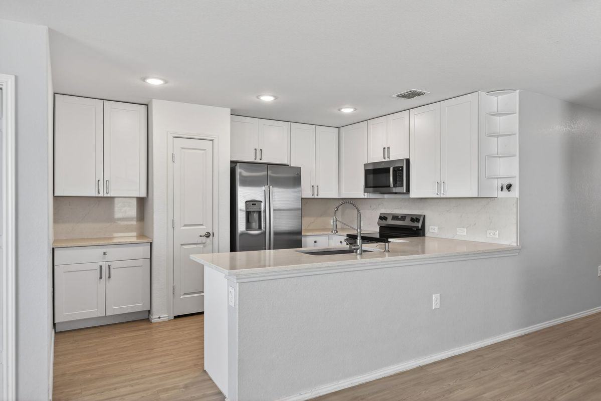 1032 Worshan Ter - Photo 2 of 28