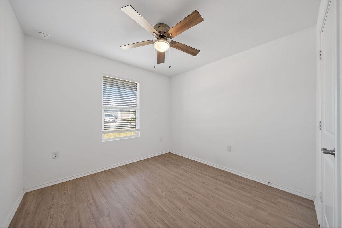 1032 Worshan Ter - Photo 3 of 28
