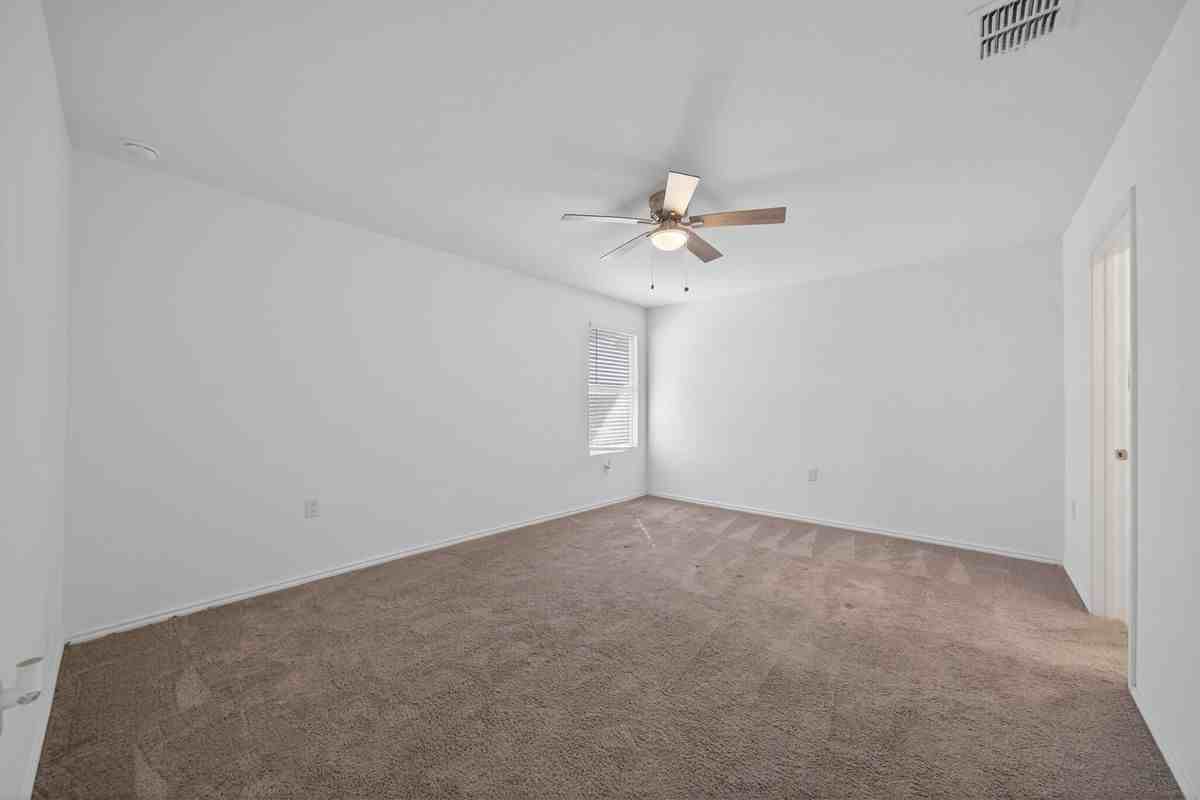 1032 Worshan Ter - Photo 7 of 28