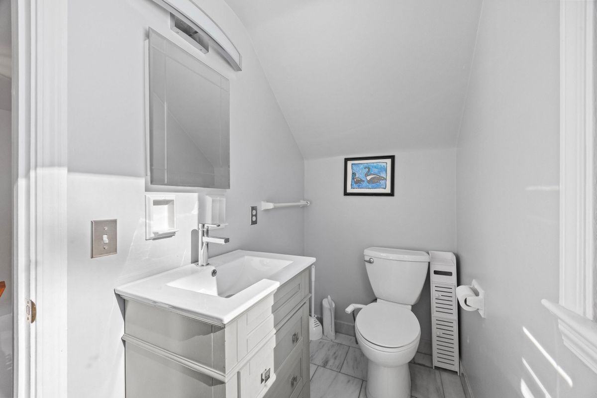 25 Brookwood Rd - Photo 2 of 48