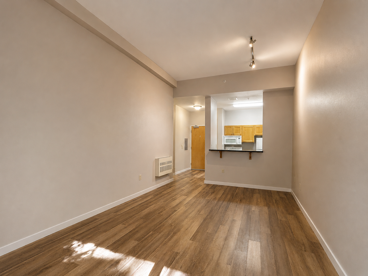 701 Columbia St #107 - Photo 3 of 16