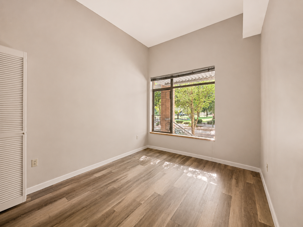 701 Columbia St #107 - Photo 6 of 16
