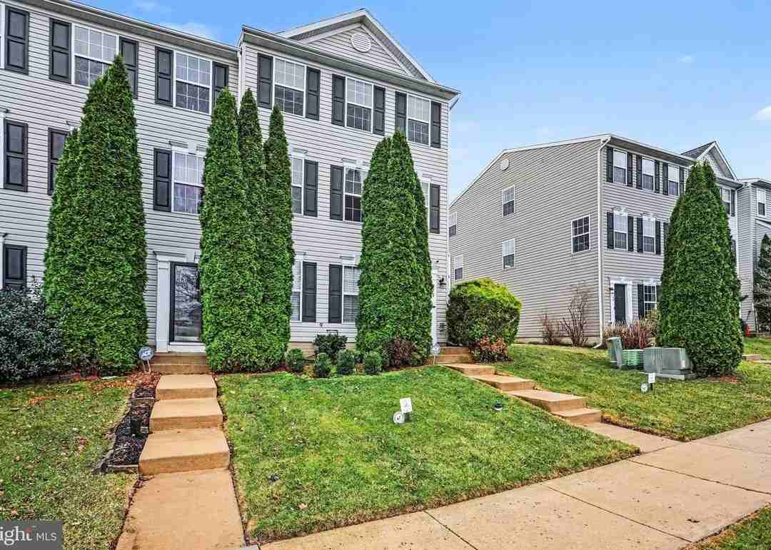 270 Kentshire Dr - Photo 2 of 7