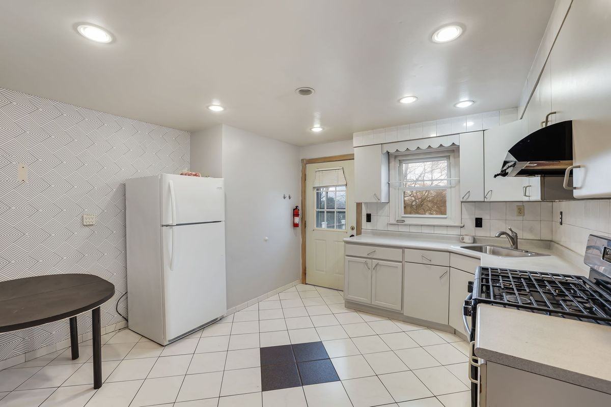 2 Gillis Ave ##1 - Photo 5 of 9