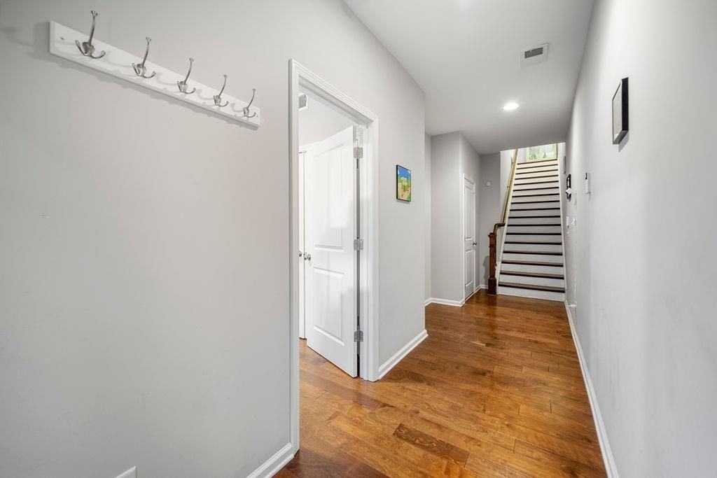 755 Dunlop Way - Photo 6 of 26