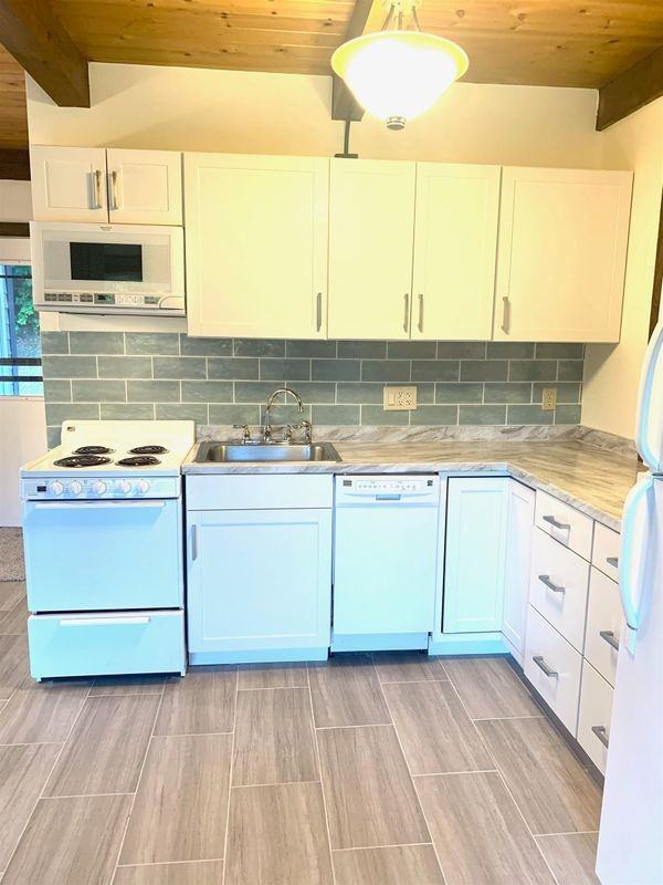 576 Francestown Rd ##13 - Photo 5 of 20