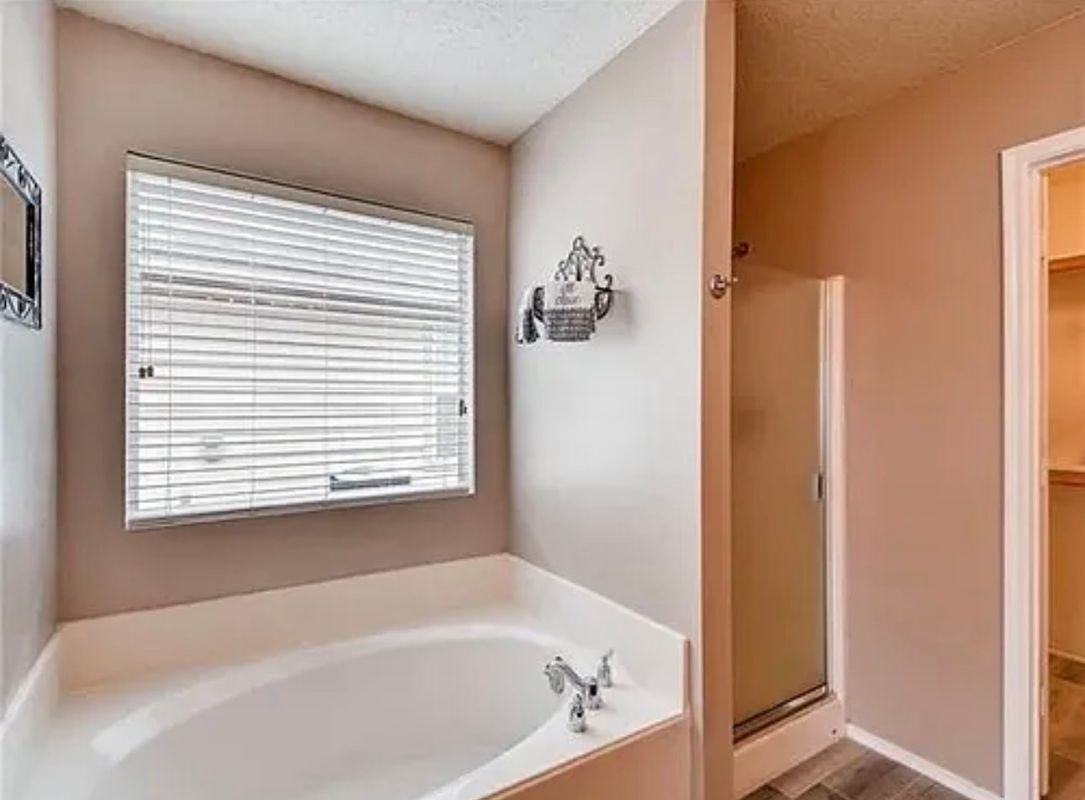 2412 Grover Cleveland Dr - Photo 5 of 18