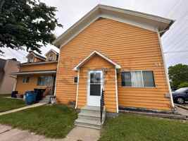 featured image of 209 E Center St