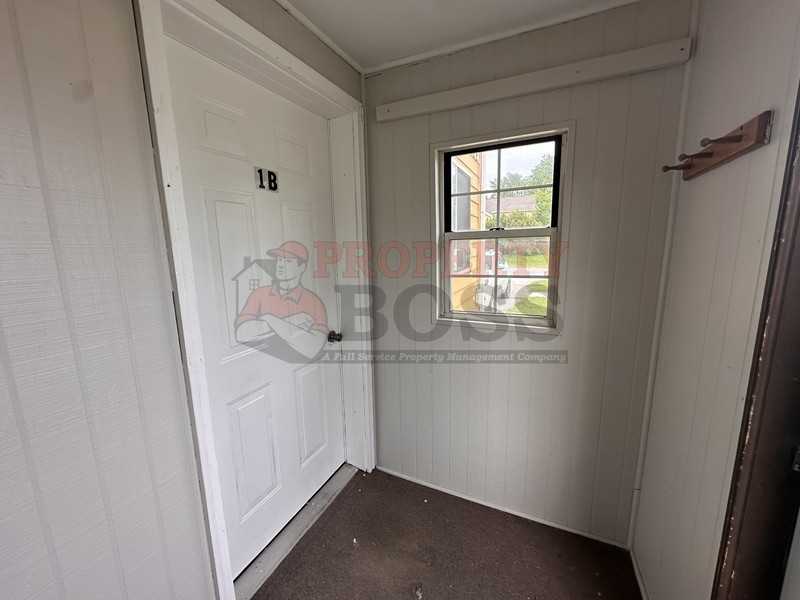 209 E Center St - Photo 2 of 9