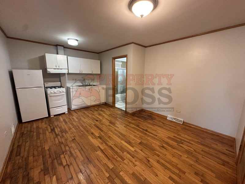 209 E Center St - Photo 5 of 9
