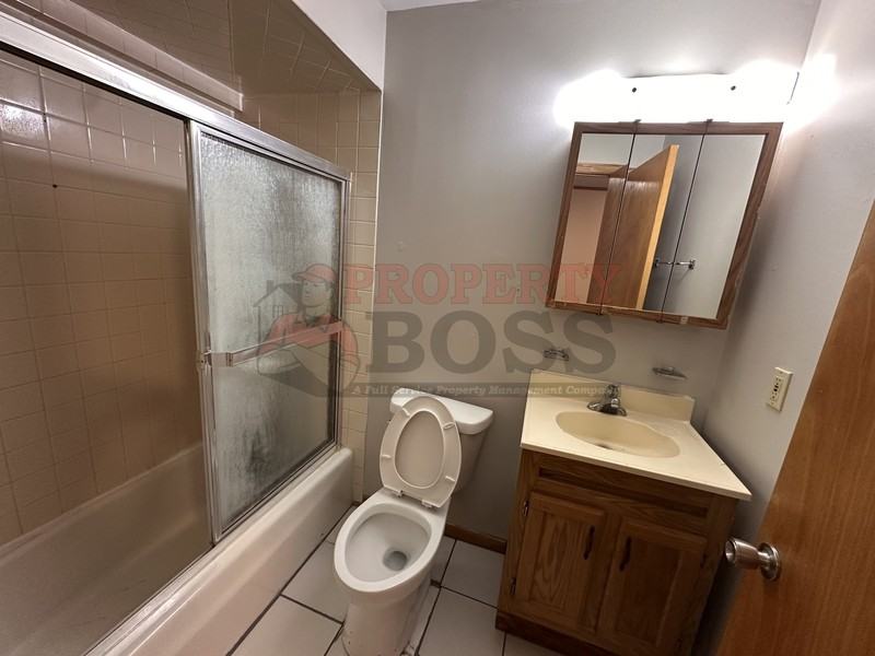 209 E Center St - Photo 6 of 9