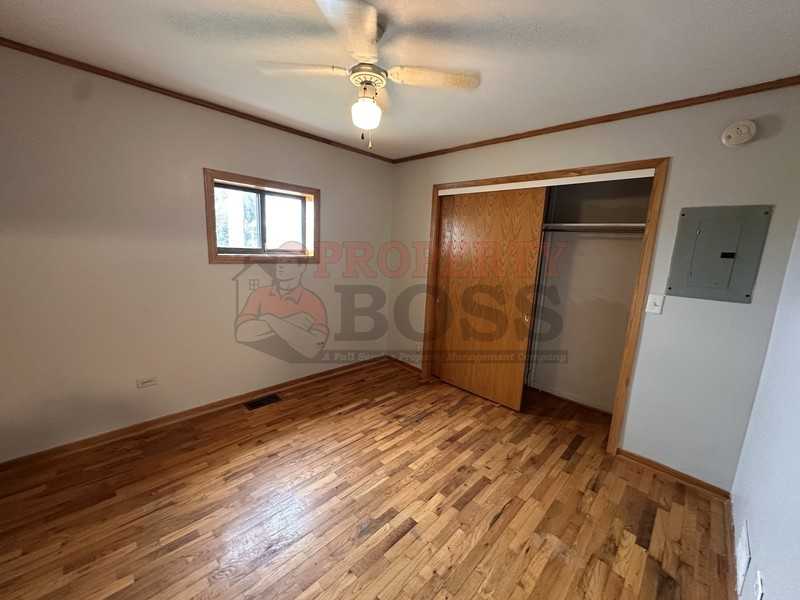 209 E Center St - Photo 7 of 9