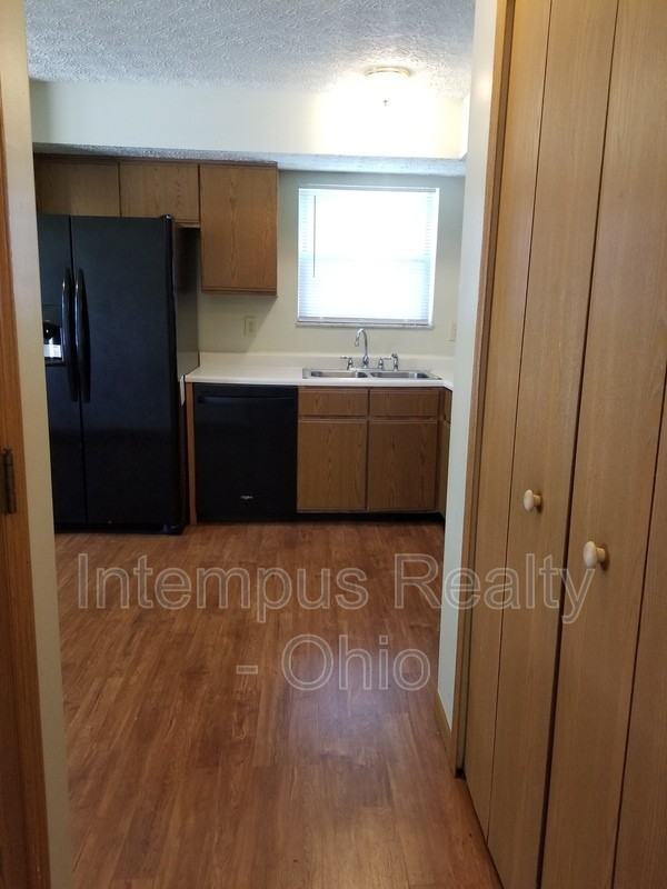 5903 Brookmont Dr - Photo 3 of 43