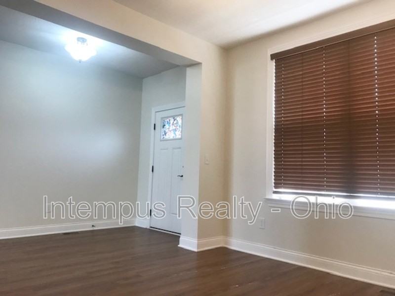 9390 Woodbine Way - Photo 6 of 50