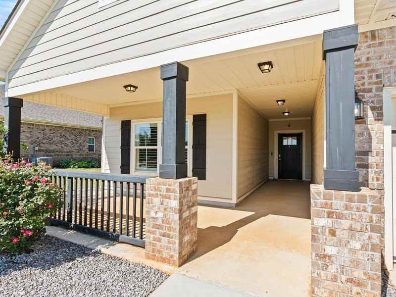 124 Shangrila Way - Photo 4 of 33