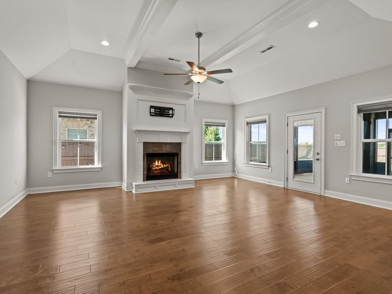 124 Shangrila Way - Photo 6 of 33