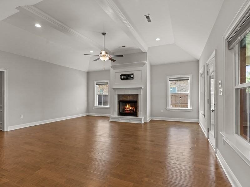 124 Shangrila Way - Photo 7 of 33