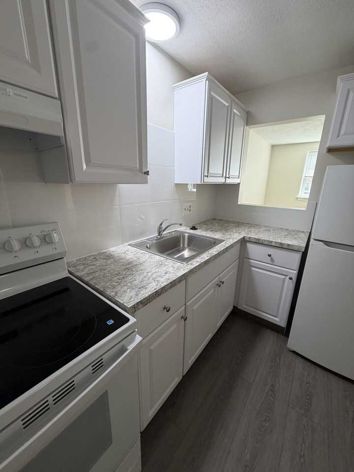 Gardner St #1-11 - Photo 2 of 10