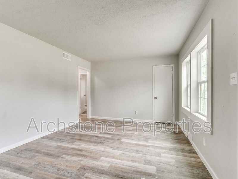 2312 Mustang St - Photo 4 of 41