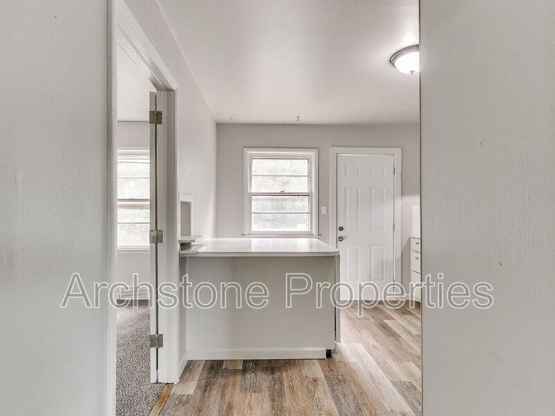 2312 Mustang St - Photo 7 of 41