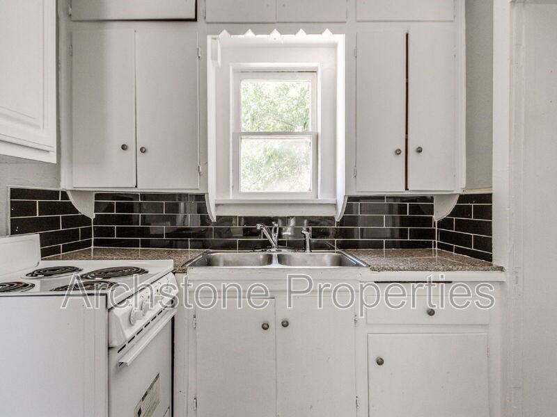 4407 N Military Ave - Photo 5 of 17