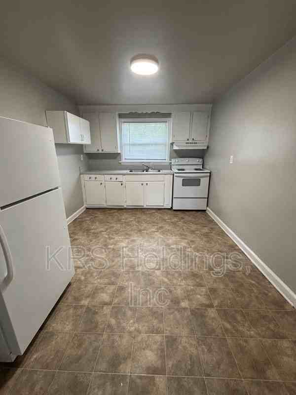 5423 Remuda Dr - Photo 2 of 8